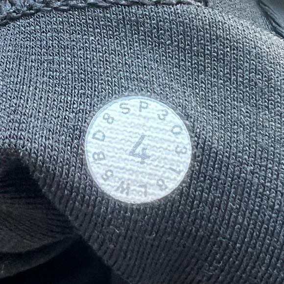 Lululemon Greatest Stride Pant 31" Black Zip Ankle Activewear Workout Women’s 4 - Picture 12 of 12